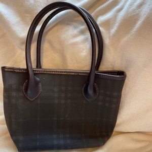 Burberry purse
